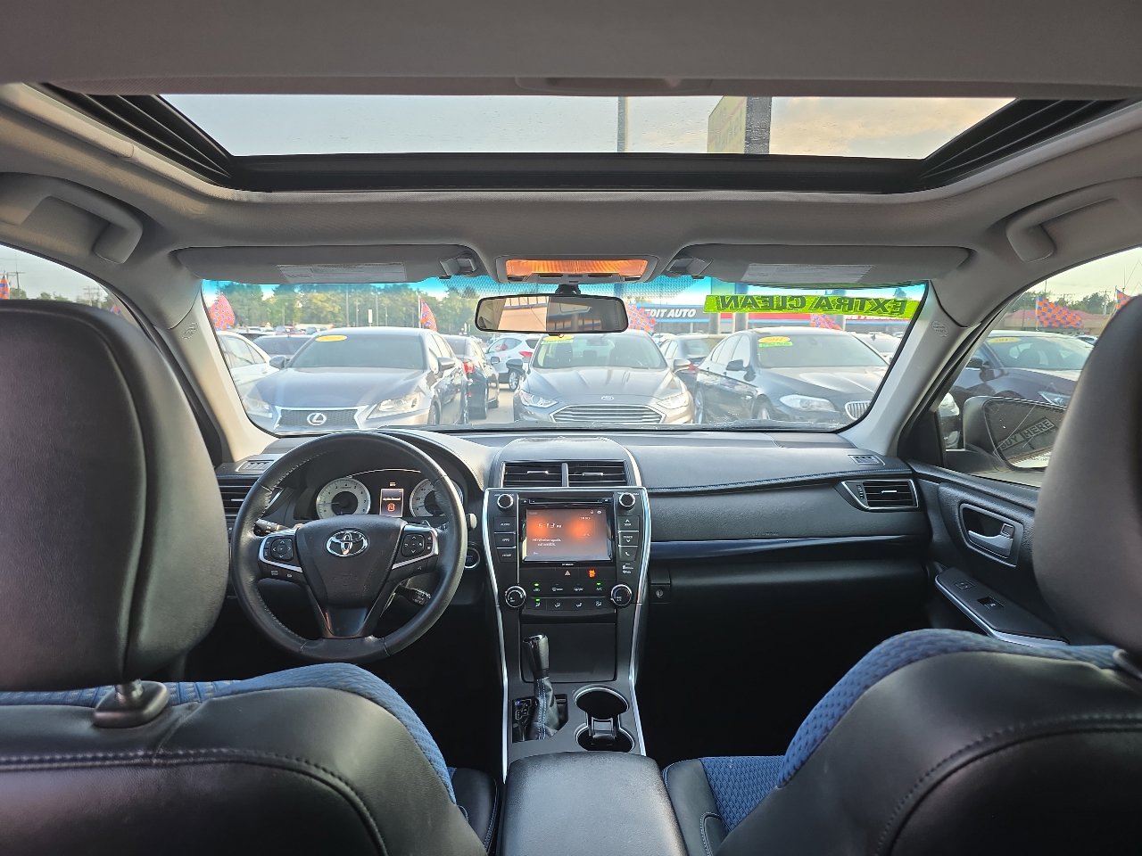 Used 2016 Toyota Camry SE image 25