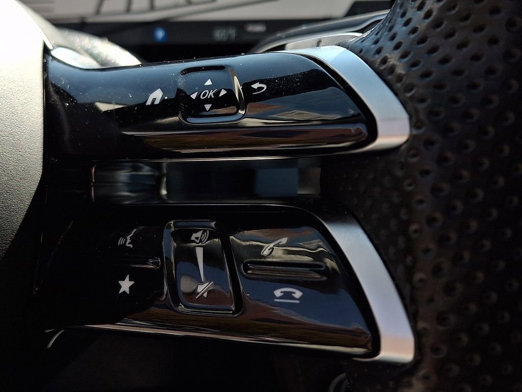 Used 2024 Mercedes-Benz GLS 450 4MATIC image 23