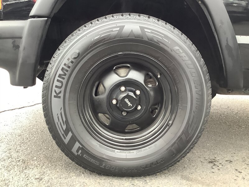 Used 2000 Jeep Cherokee SE RWD image 23