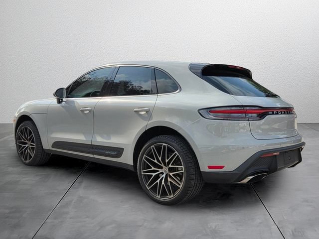 Used 2022 Porsche Macan AWD/4WD image 3