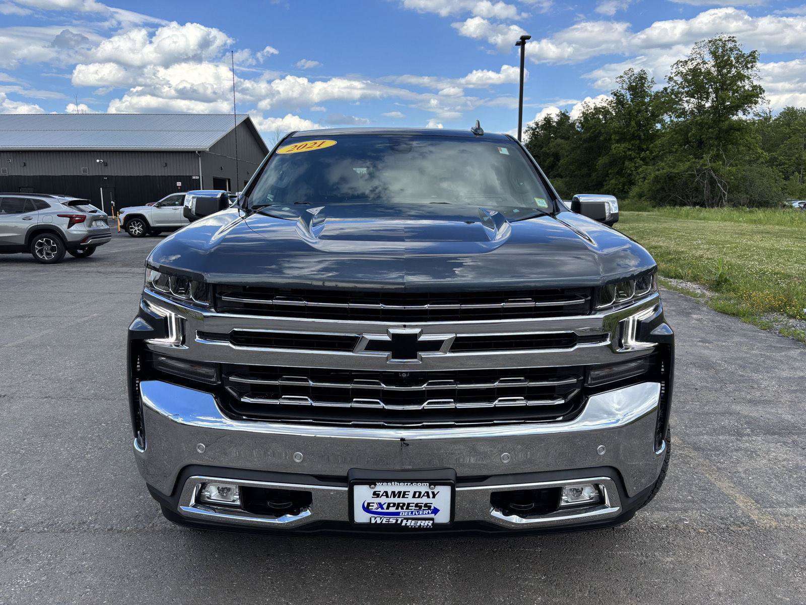 Used 2021 Chevrolet Silverado 1500 LTZ w/ LTZ Premium Package AWD/4WD image 2