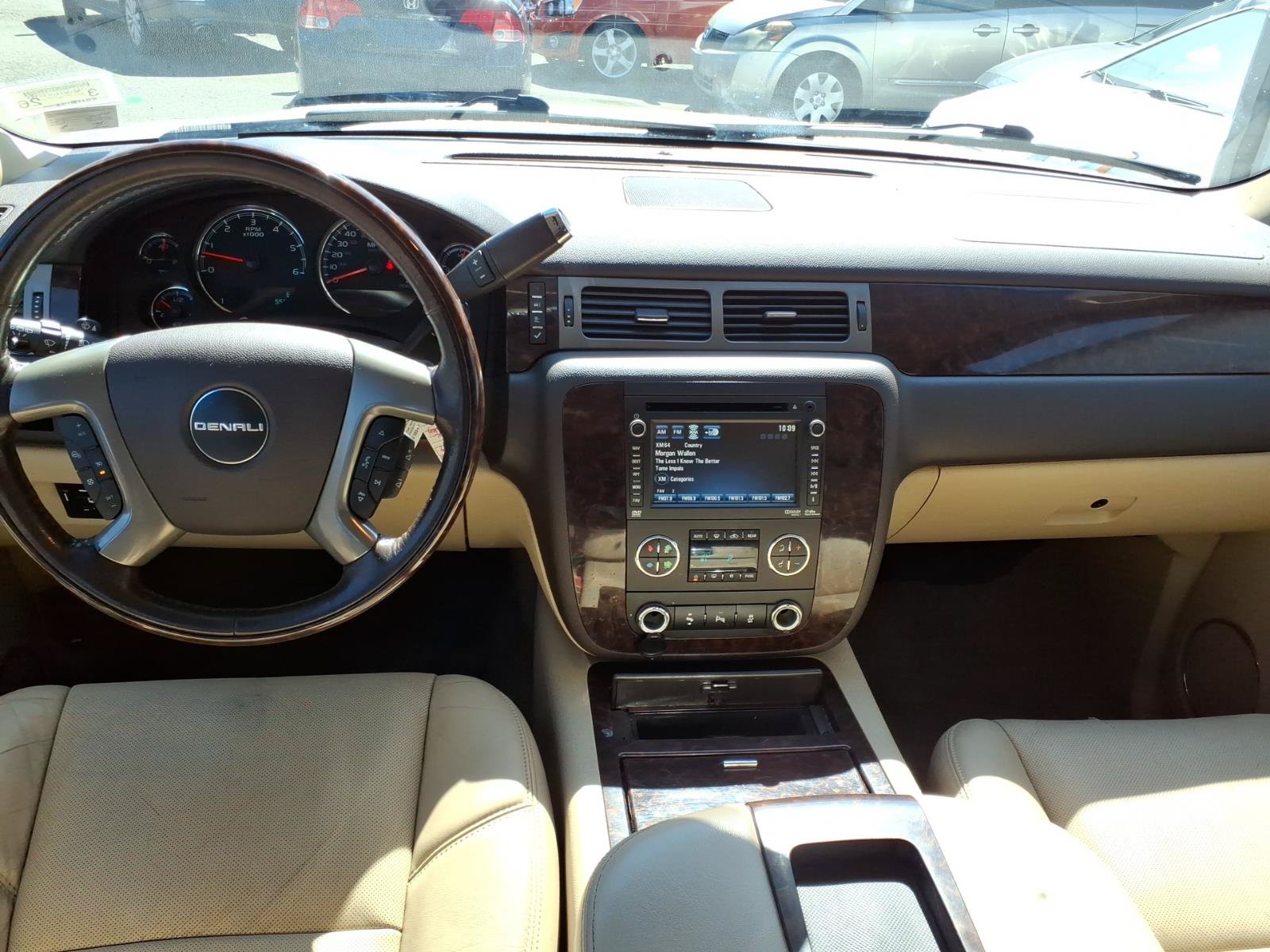 Used 2013 GMC Yukon XL Denali AWD/4WD image 7