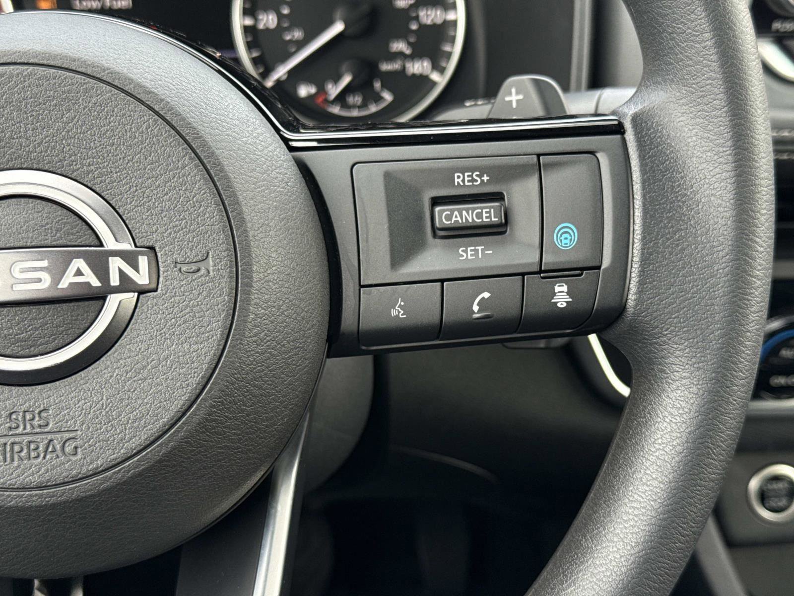 Used 2023 Nissan Rogue SV AWD/4WD image 7