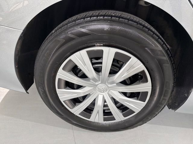 Used 2022 Toyota Camry LE image 12