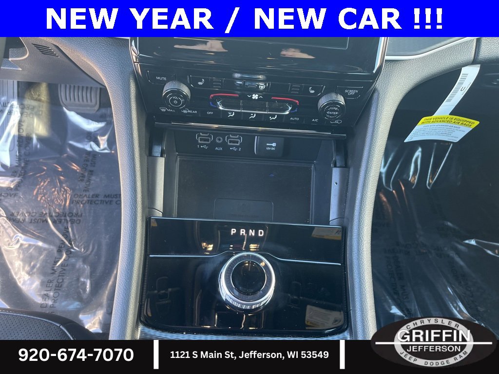 Used 2025 Jeep Grand Cherokee L Altitude image 11