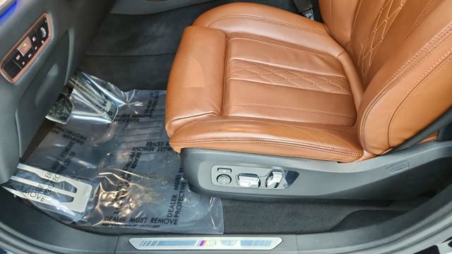 Used 2022 BMW X6 xDrive40i w/ Executive Package image 34