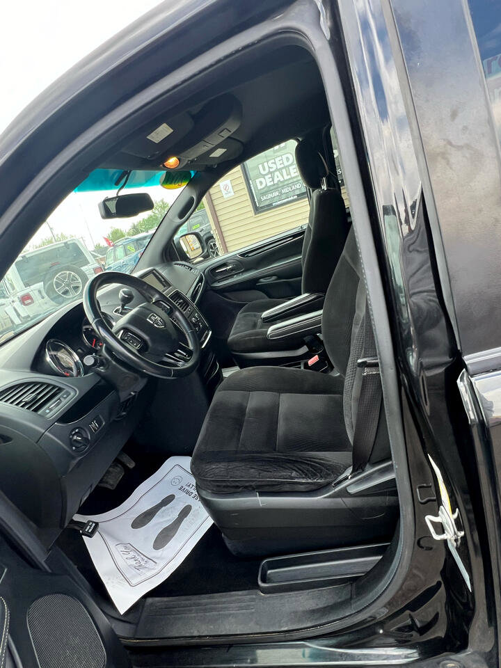 Used 2017 Dodge Grand Caravan SE image 9