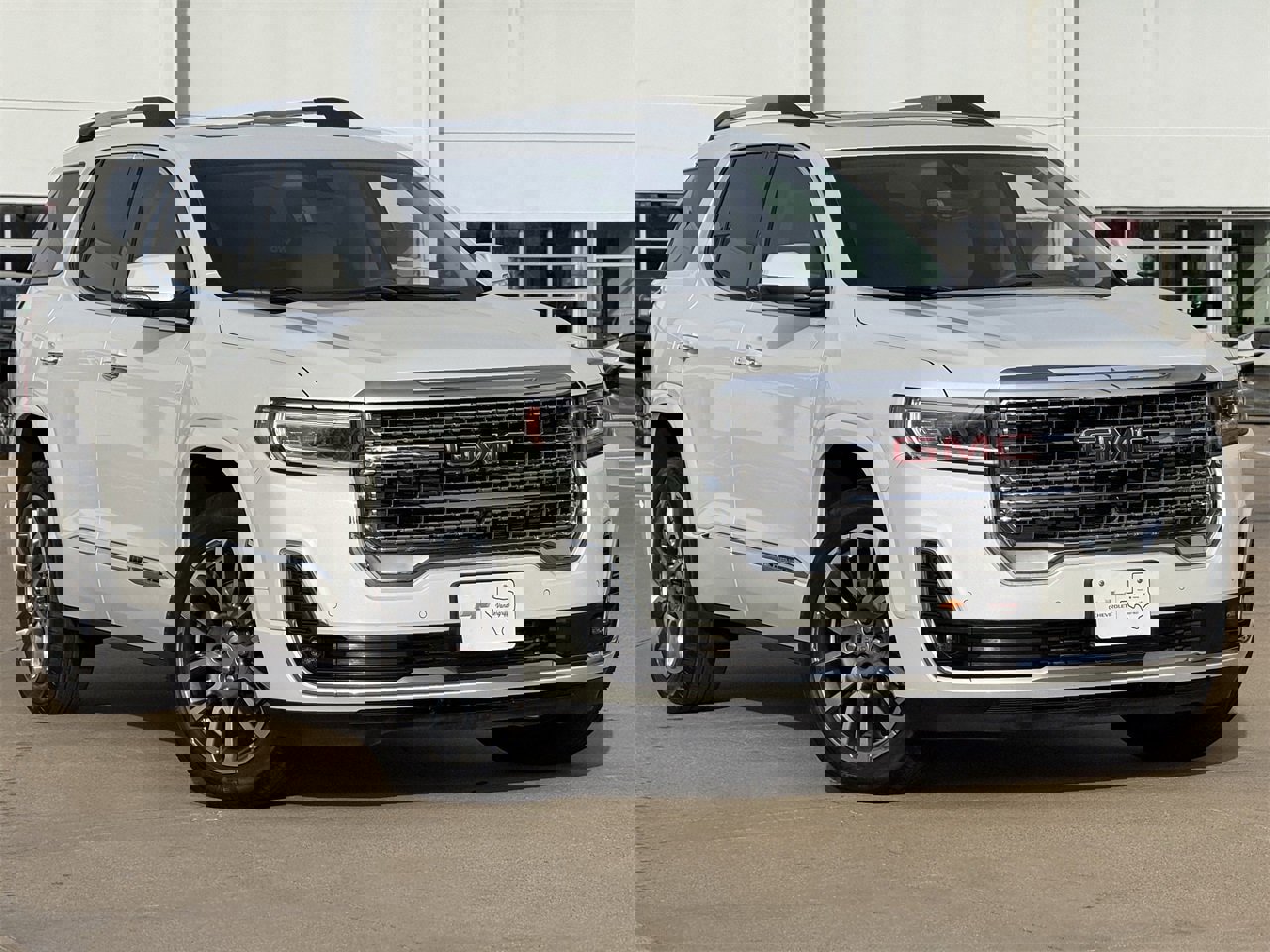 Used 2023 GMC Acadia Denali w/ Denali Ultimate Package image 2