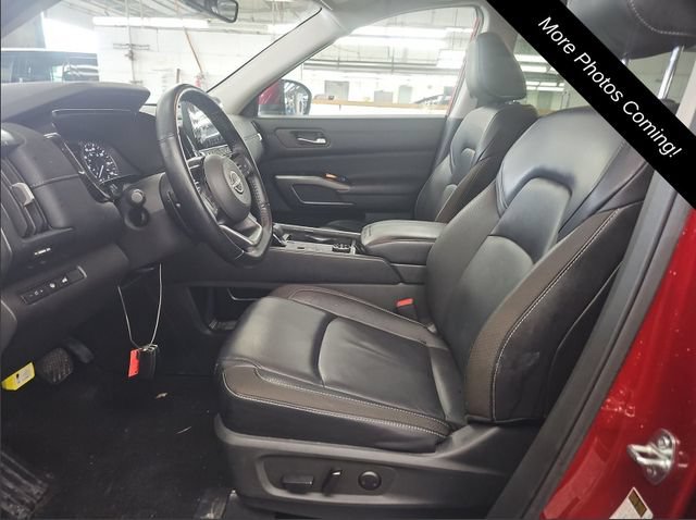 Used 2024 Nissan Pathfinder SL AWD/4WD image 5