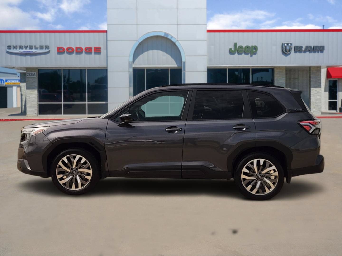 Used 2025 Subaru Forester Touring AWD/4WD image 3