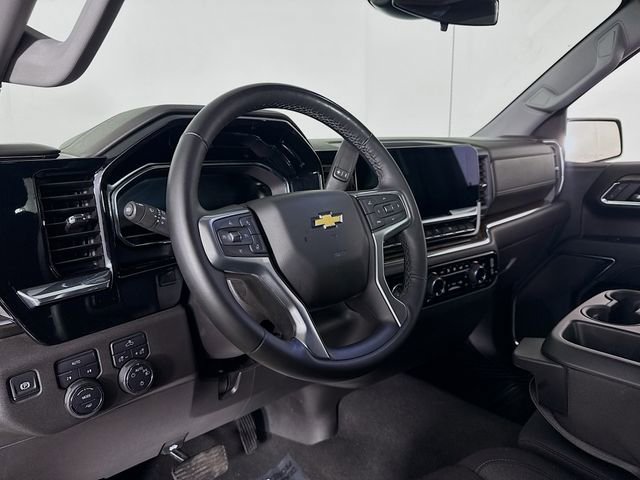 Used 2024 Chevrolet Silverado 1500 LT image 9