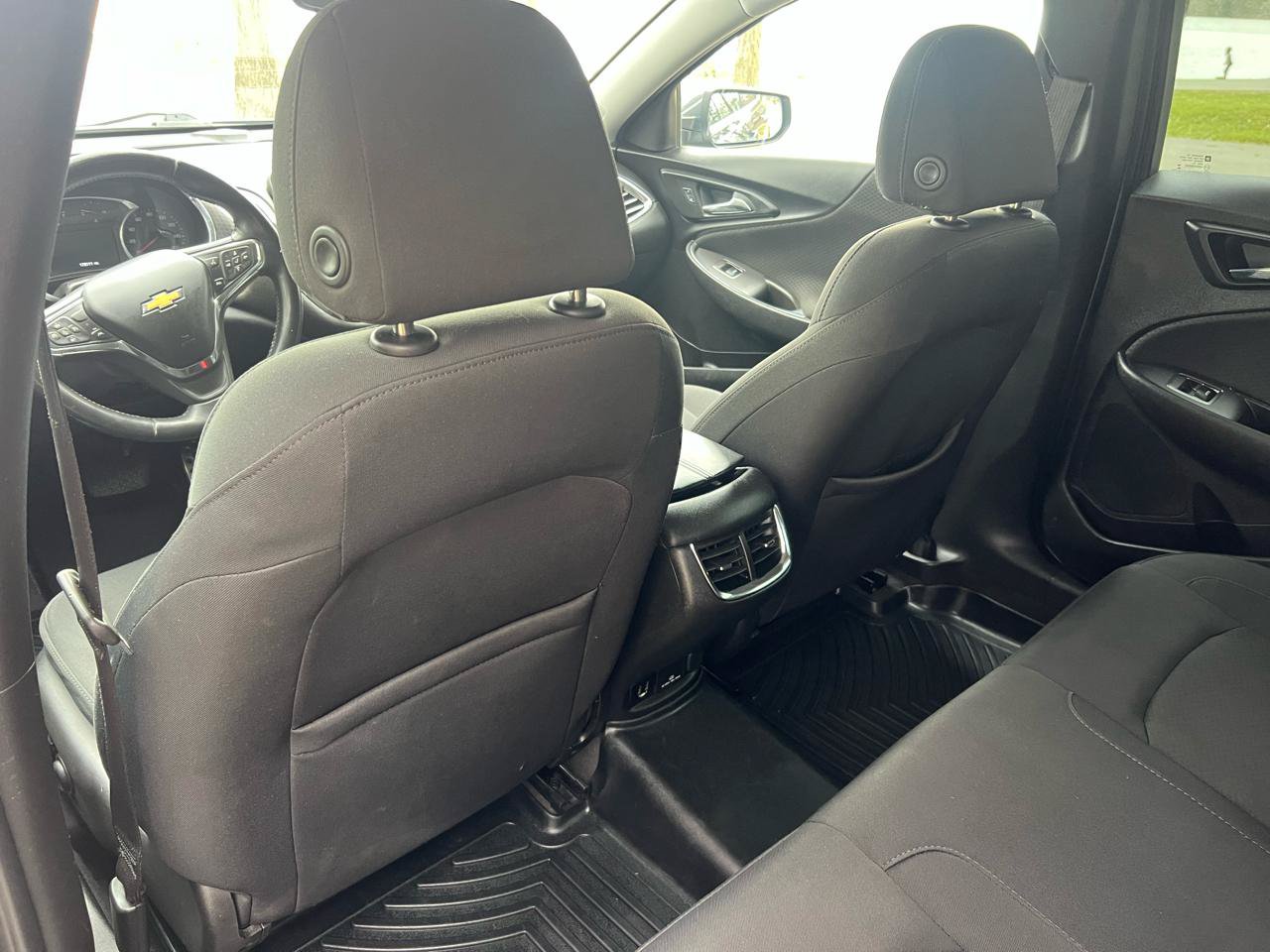 Used 2016 Chevrolet Malibu LT FWD image 37