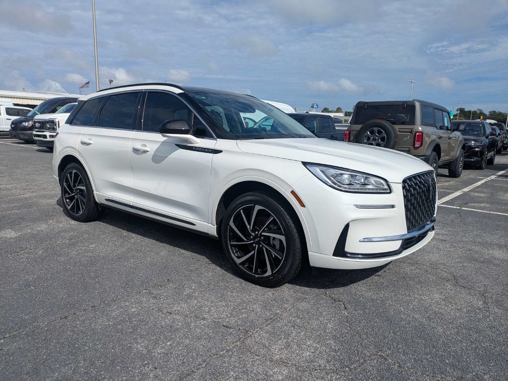 Certified 2025 Lincoln Corsair Grand Touring AWD/4WD image 2