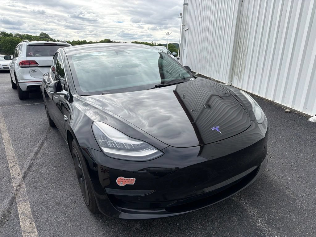 Used 2019 Tesla Model 3 Standard Range Plus RWD image 1