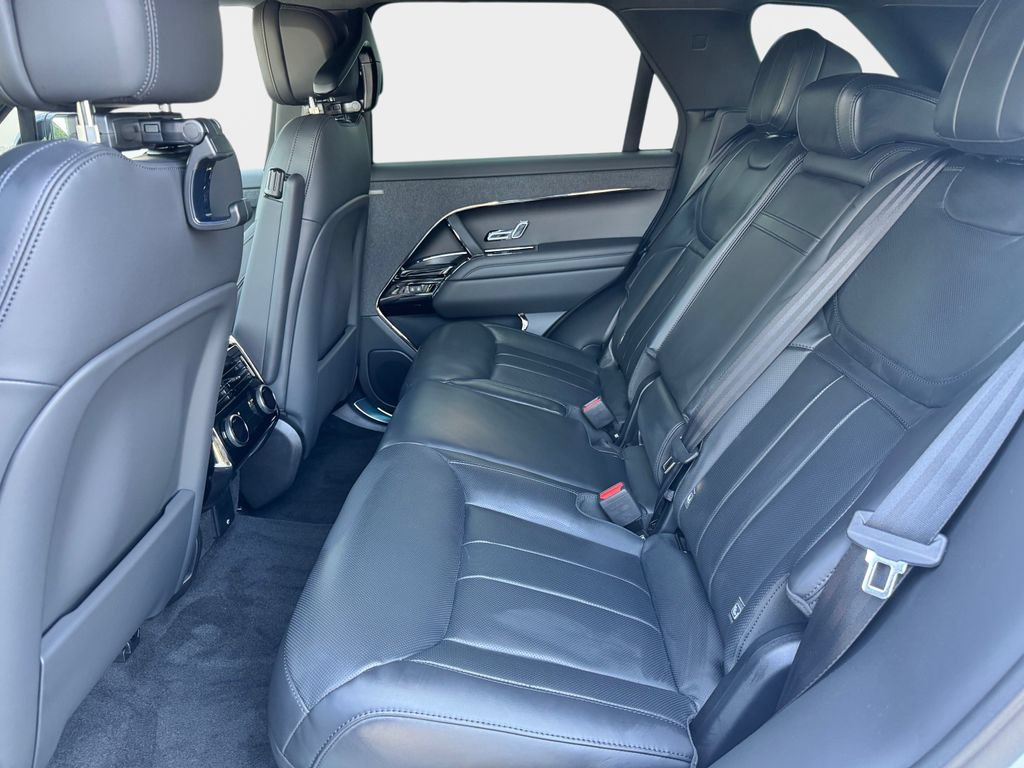 New 2026 Land Rover Range Rover Sport Dynamic SE AWD/4WD image 13