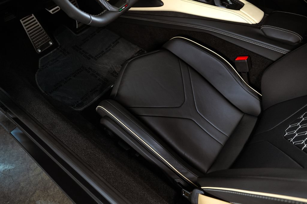 Used 2024 Lamborghini Revuelto AWD/4WD image 26