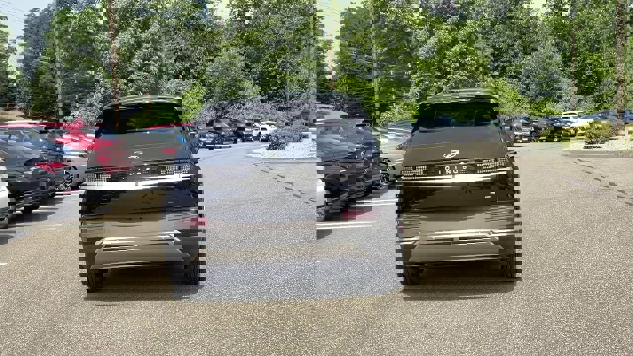 Used 2023 Hyundai Ioniq 5 SE w/ Cargo Package image 7