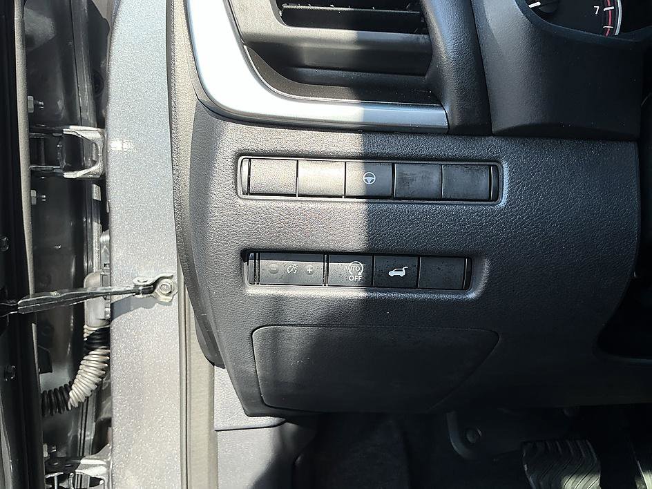 Certified 2023 Nissan Rogue SV w/ SV Premium B Package FWD image 13