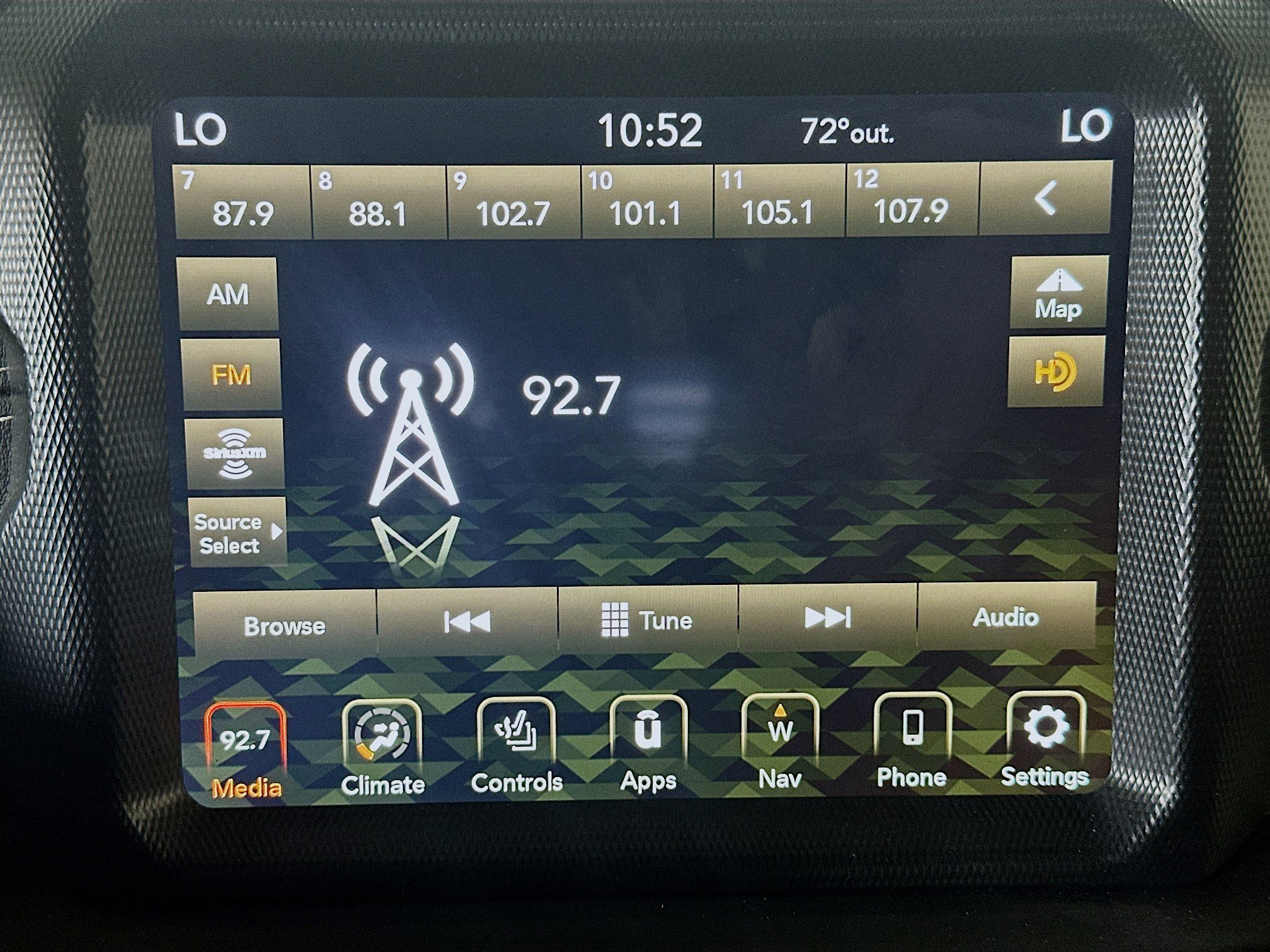 Used 2023 Jeep Wrangler Sahara w/ Cold Weather Group image 19