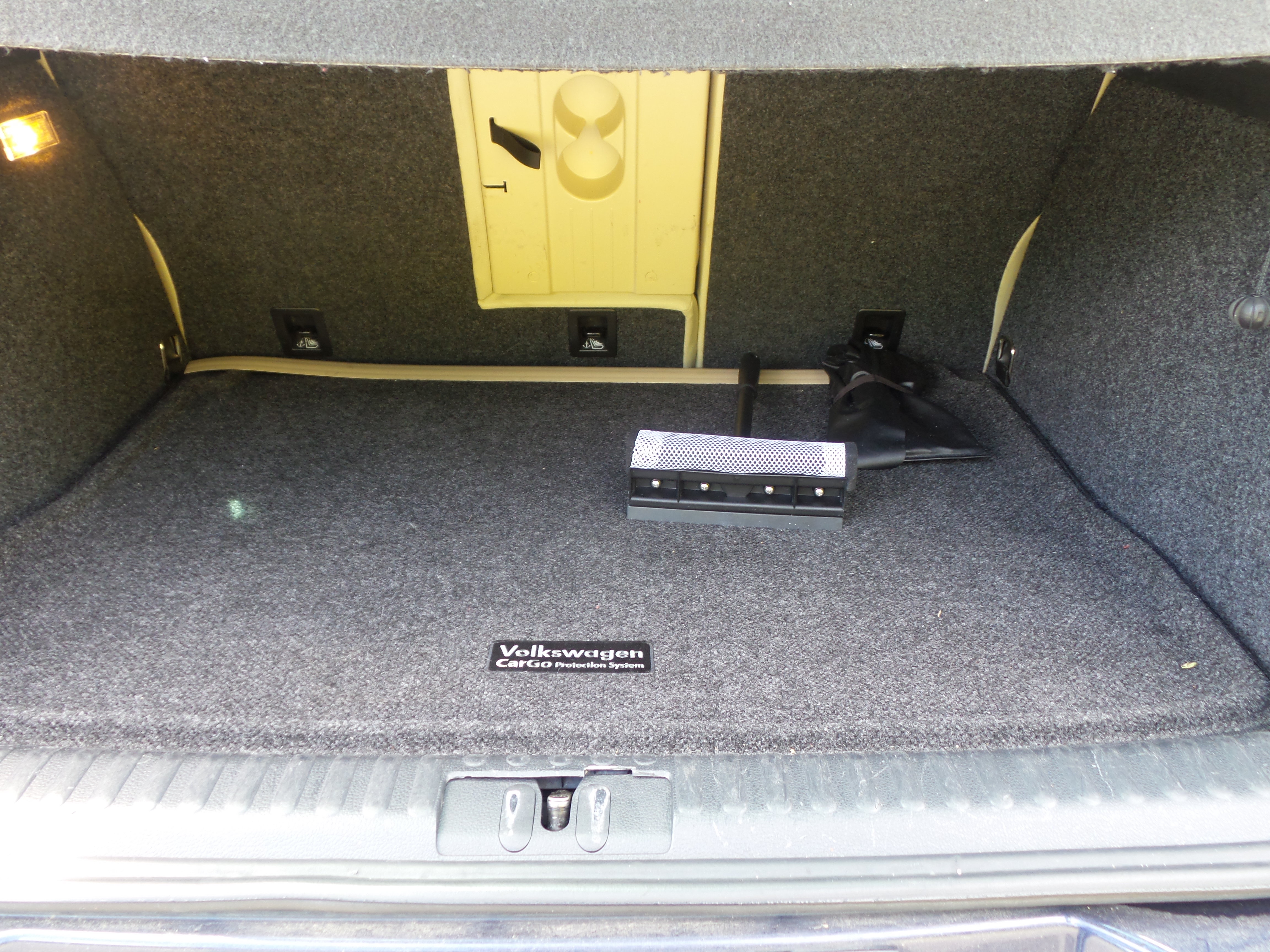Used 2015 Volkswagen Tiguan SEL FWD image 22