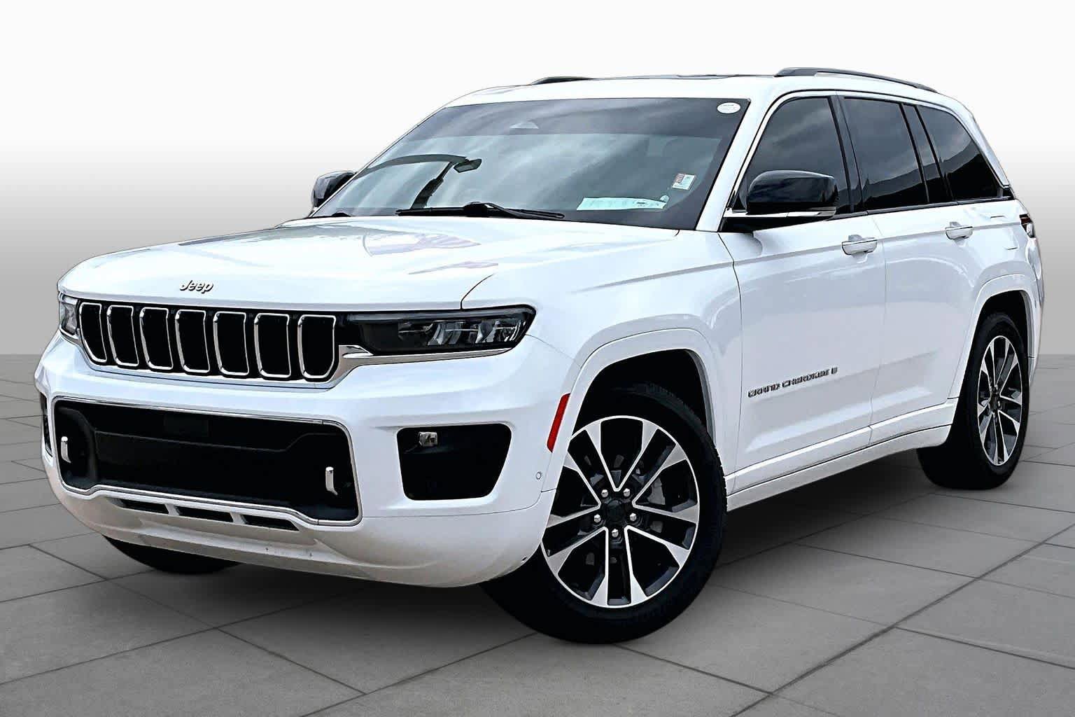Used 2022 Jeep Grand Cherokee Overland AWD/4WD image 2