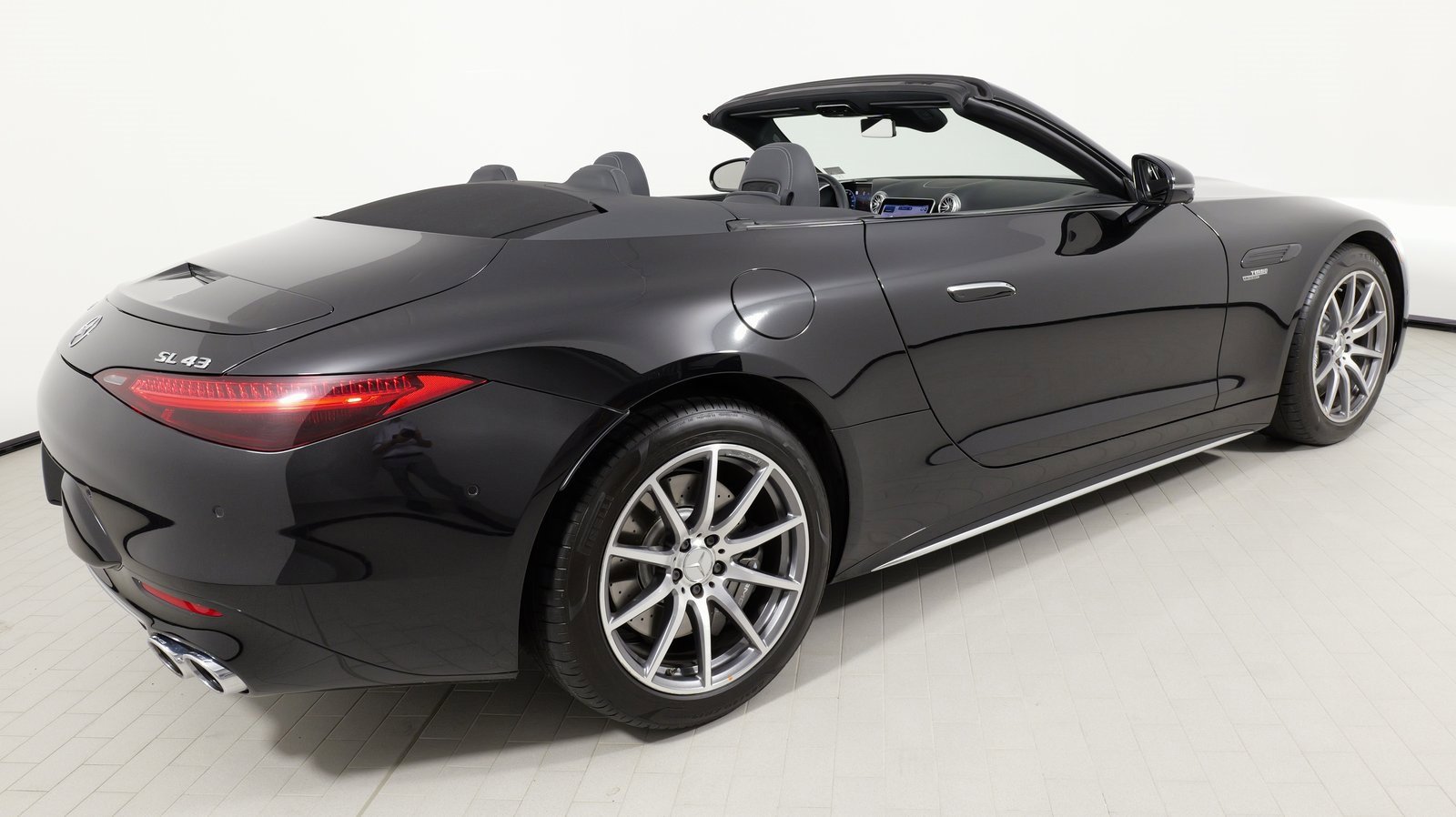 Used 2023 Mercedes-Benz SL 43 AMG image 14