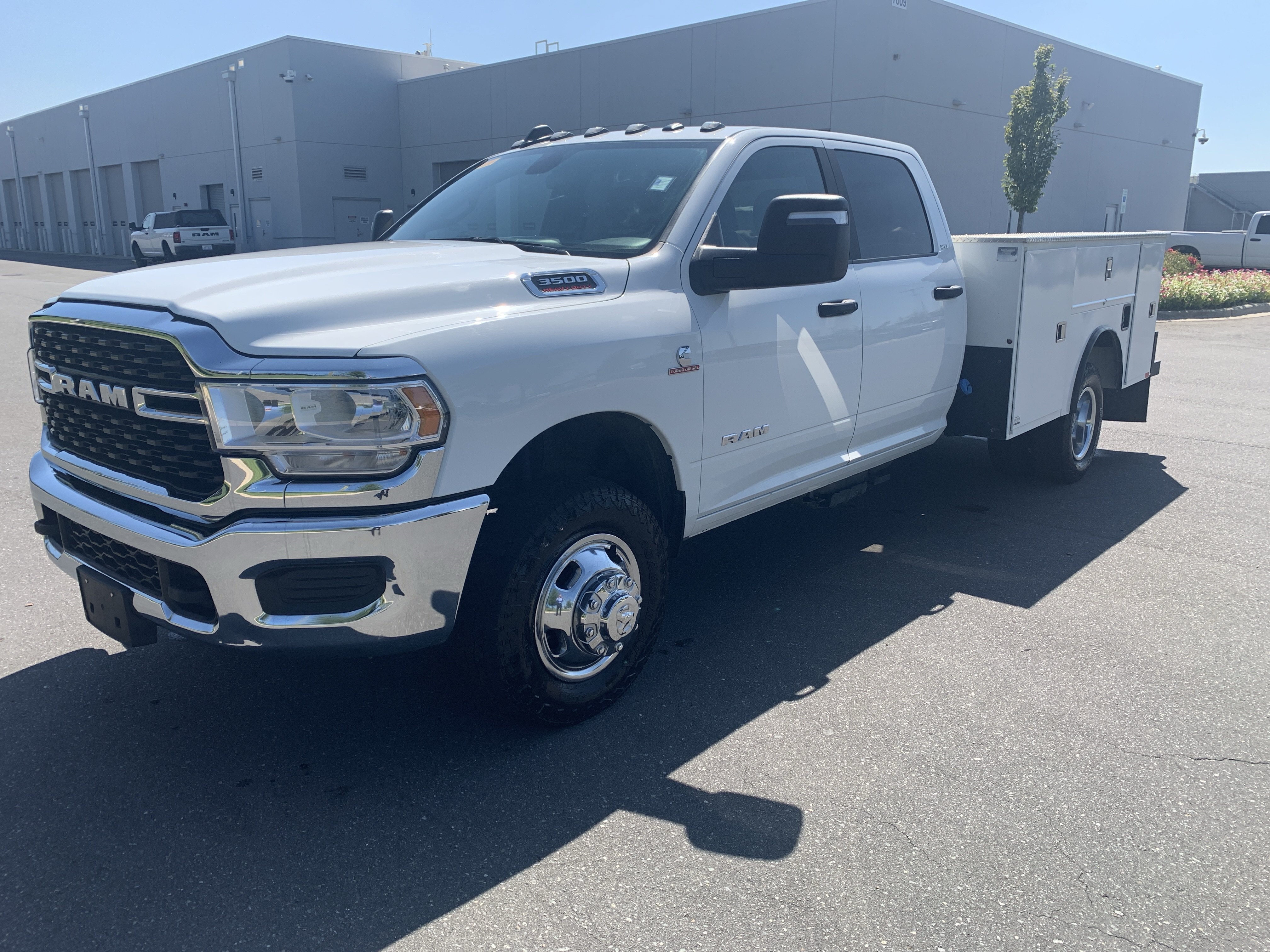 Used 2024 RAM 3500 SLT w/ Quick Order Package 2YG SLT AWD/4WD image 5