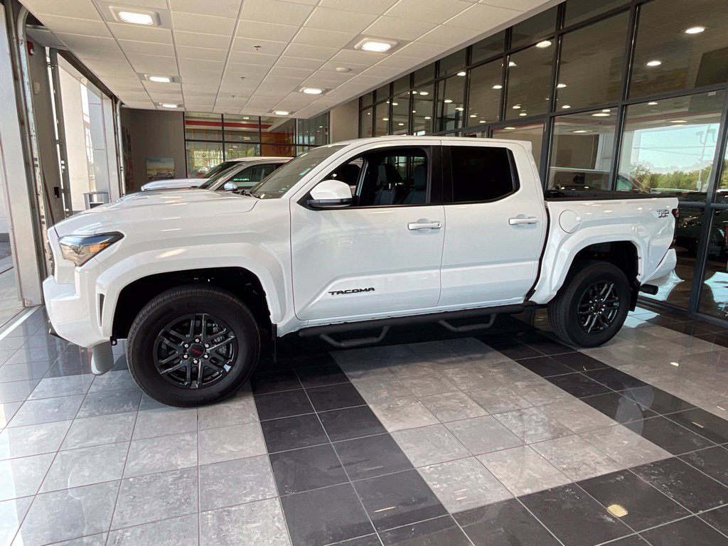 Certified 2024 Toyota Tacoma TRD Sport AWD/4WD image 3