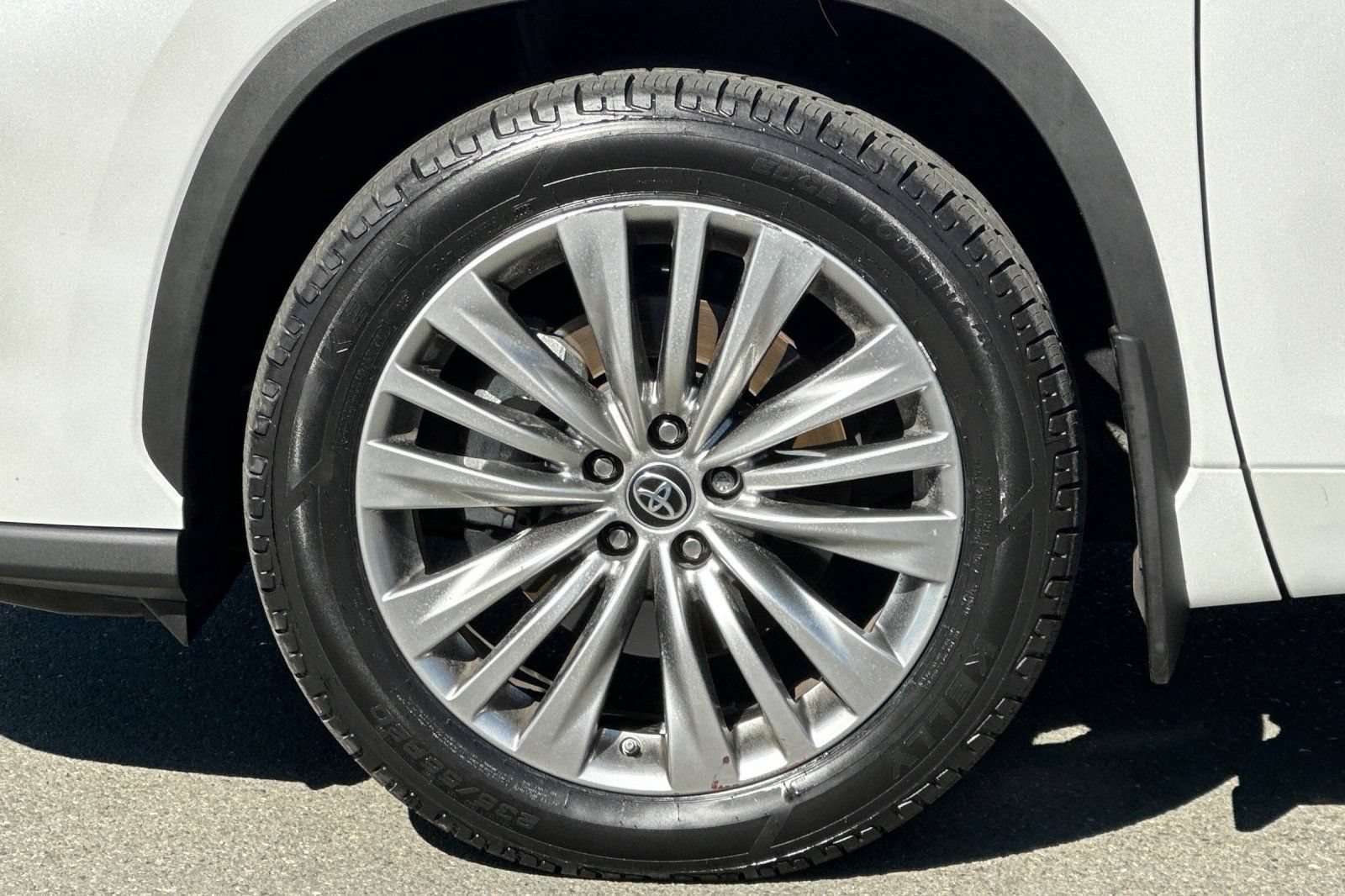 Used 2022 Toyota Highlander Platinum FWD image 28