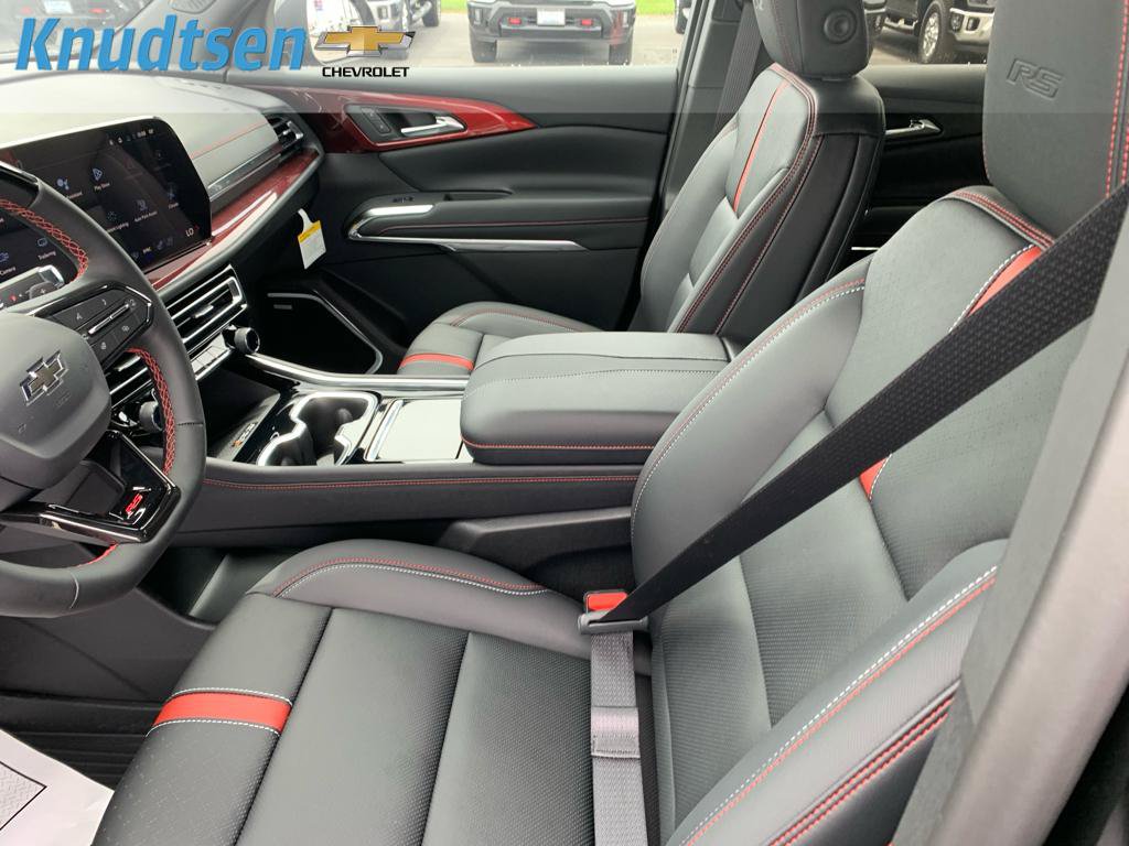 New 2026 Chevrolet Traverse RS w/ LPO, Floor Liner Package AWD/4WD image 17