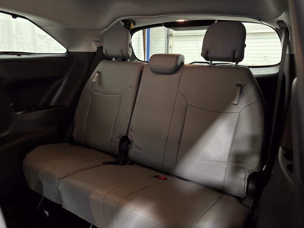 Used 2026 Toyota Sienna XLE AWD/4WD image 52