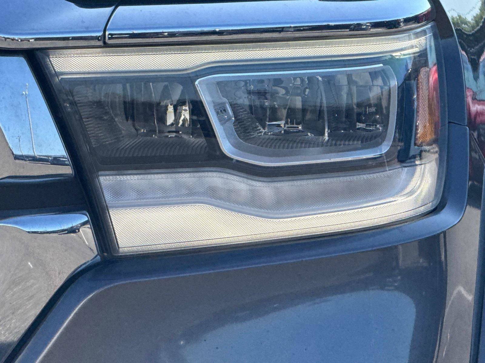 Used 2019 RAM 1500 Laramie AWD/4WD image 10