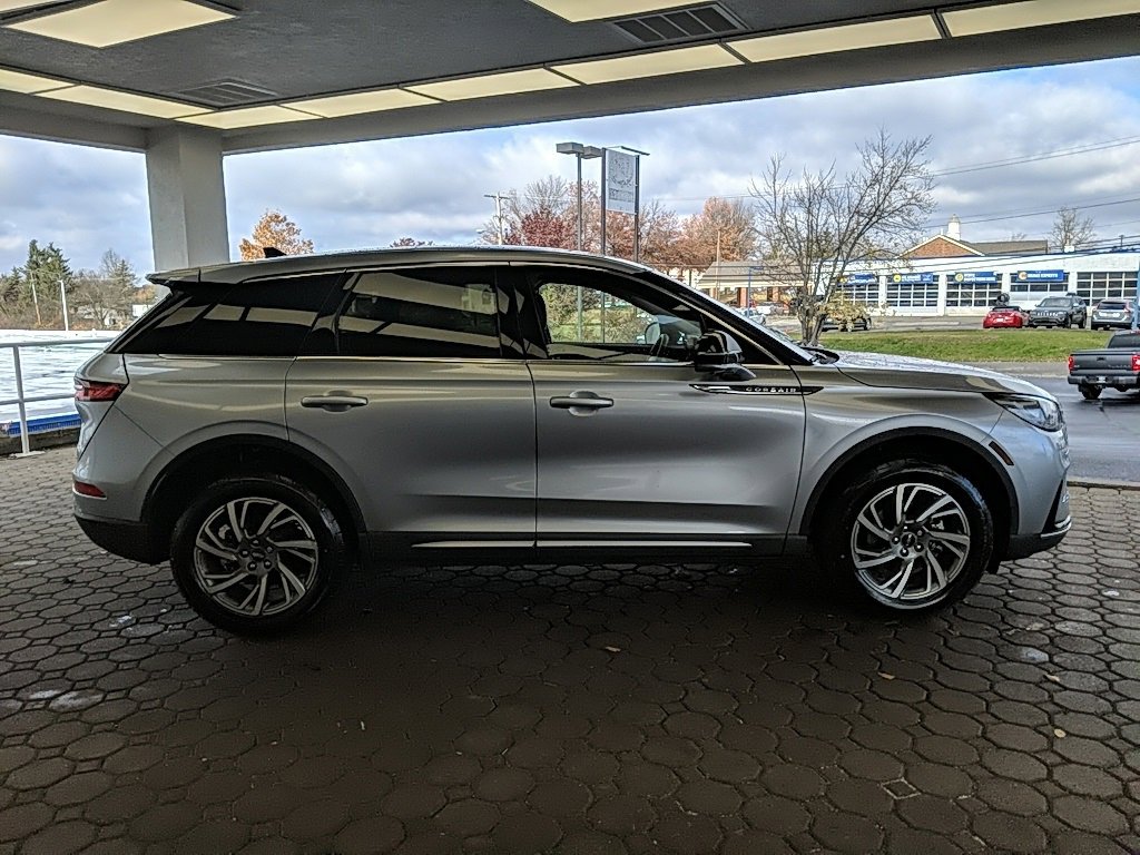 Used 2023 Lincoln Corsair FWD w/ Equipment Group 101A image 4