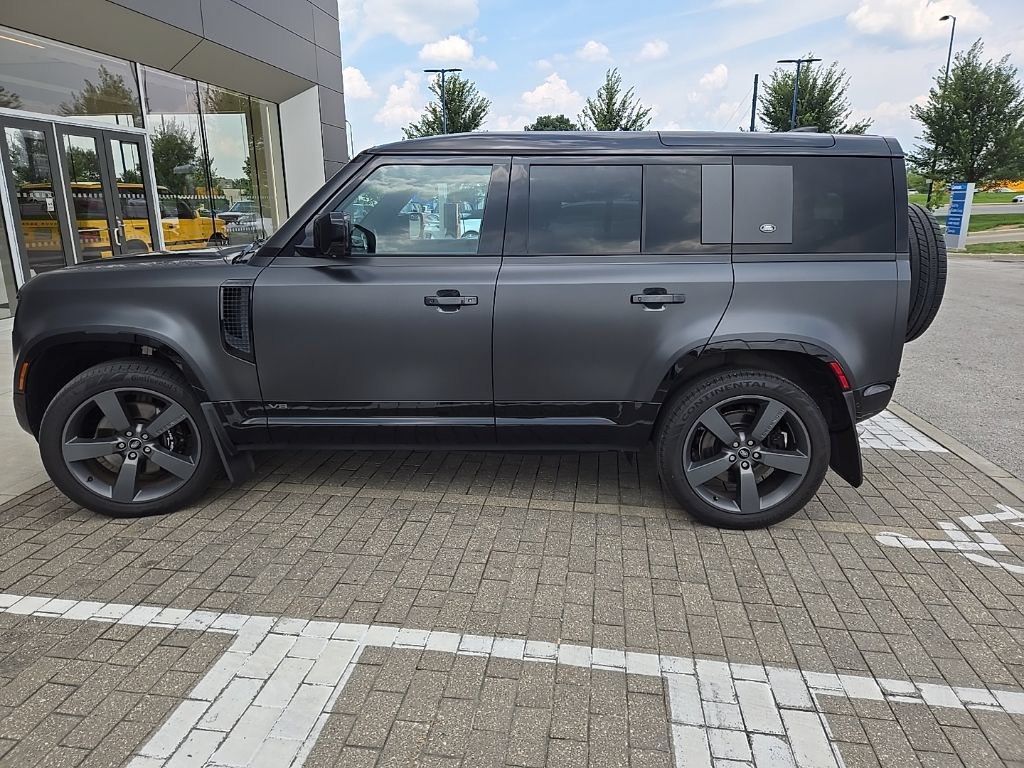 Used 2023 Land Rover Defender 110 Carpathian Edition AWD/4WD image 8
