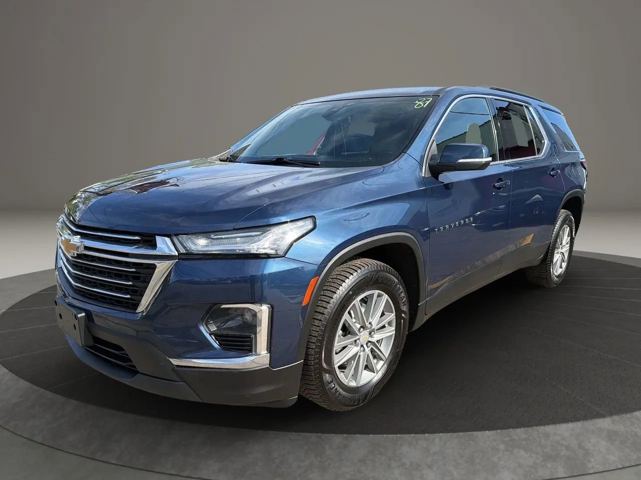 Used 2022 Chevrolet Traverse LT AWD/4WD image 1