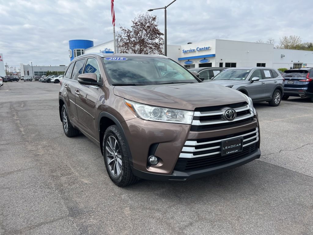 Used 2018 Toyota Highlander XLE AWD/4WD image 7