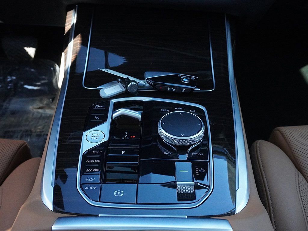 Used 2024 BMW X7 xDrive40i w/ Premium Package image 65