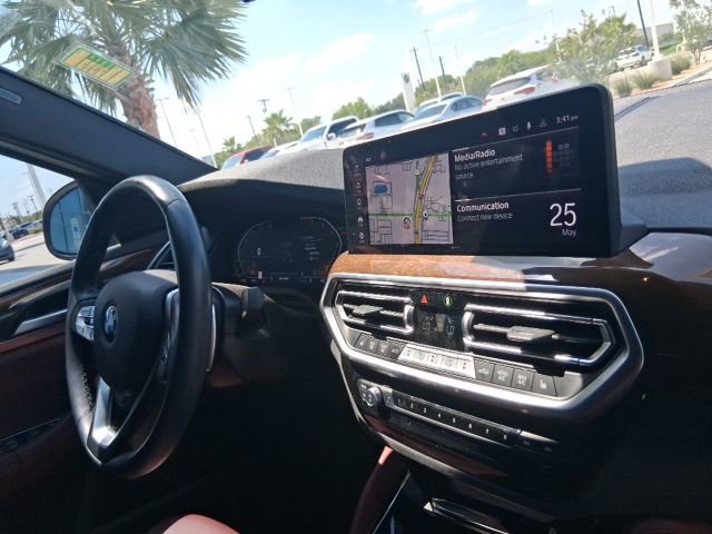 Used 2024 BMW X4 xDrive30i w/ Premium Package AWD/4WD image 11