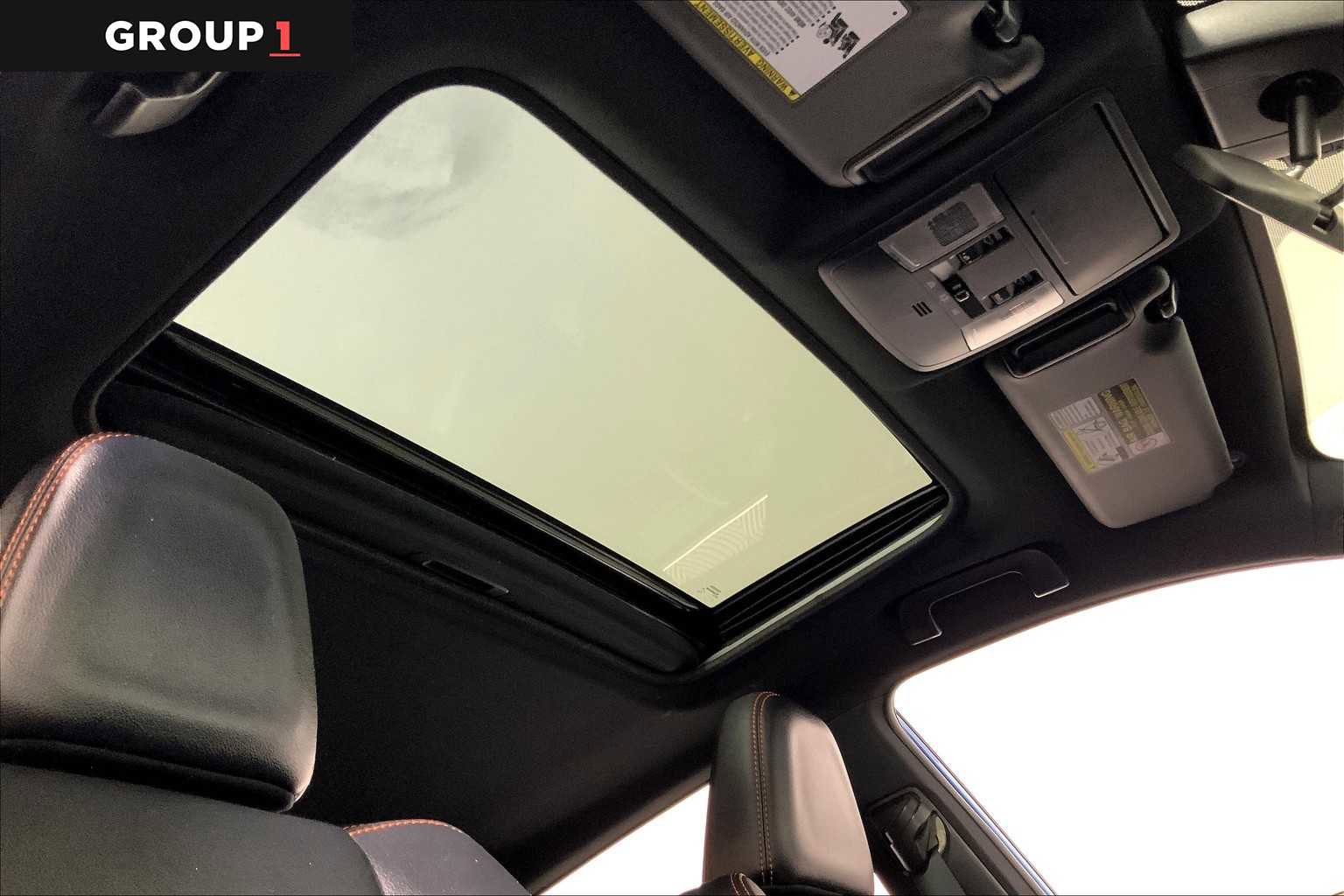 Used 2017 Toyota RAV4 SE image 13