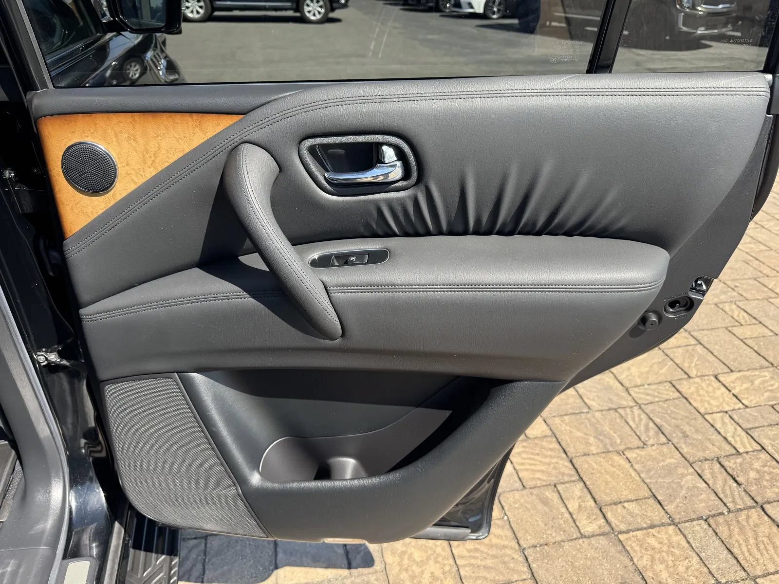 Used 2012 INFINITI QX56 4WD w/ Theater Pkg image 42