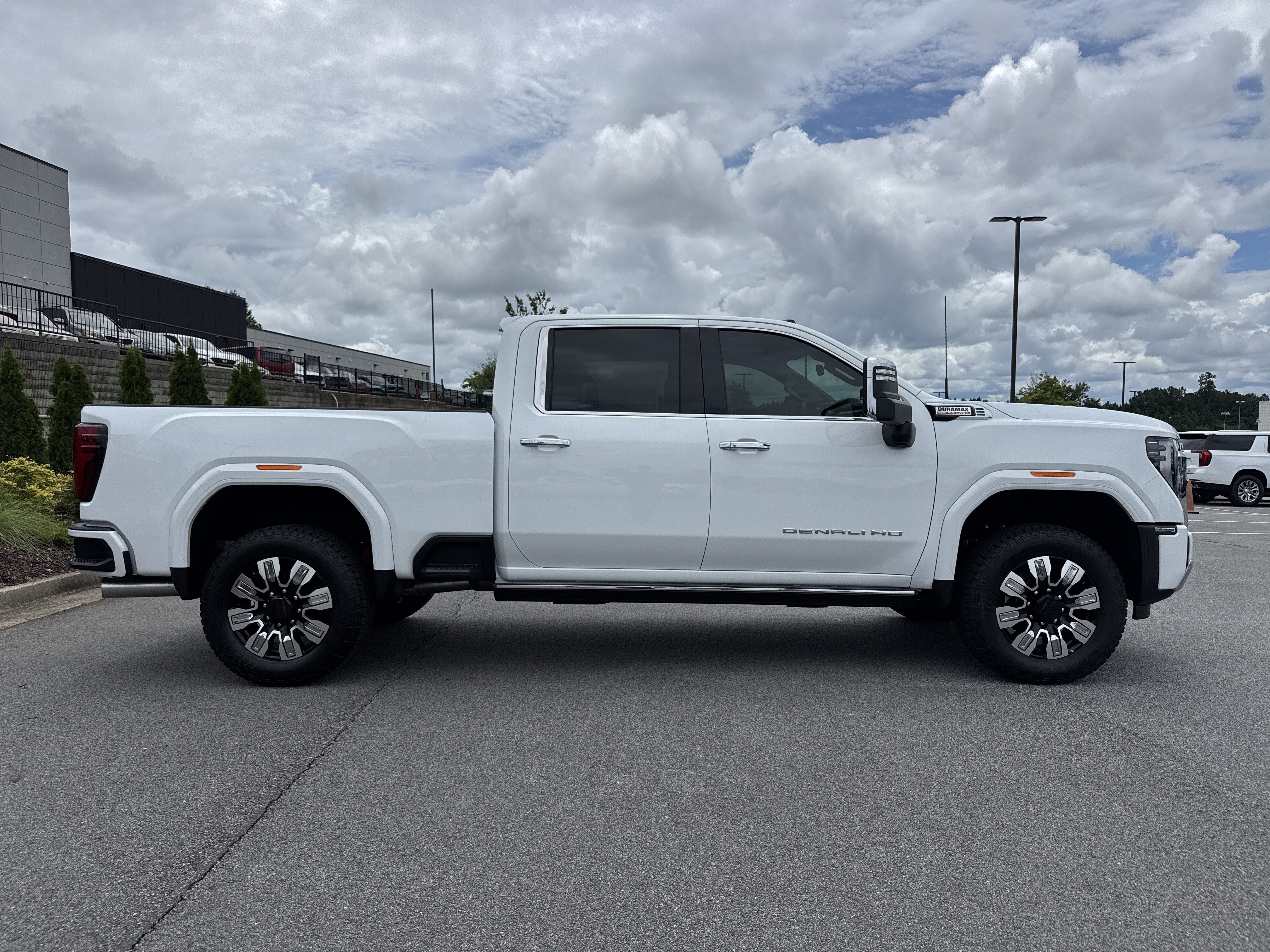 New 2026 GMC Sierra 2500 Denali w/ Denali Reserve Package AWD/4WD image 12