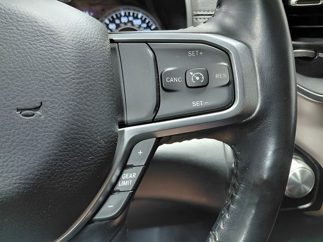 Used 2020 RAM 1500 Laramie AWD/4WD image 38