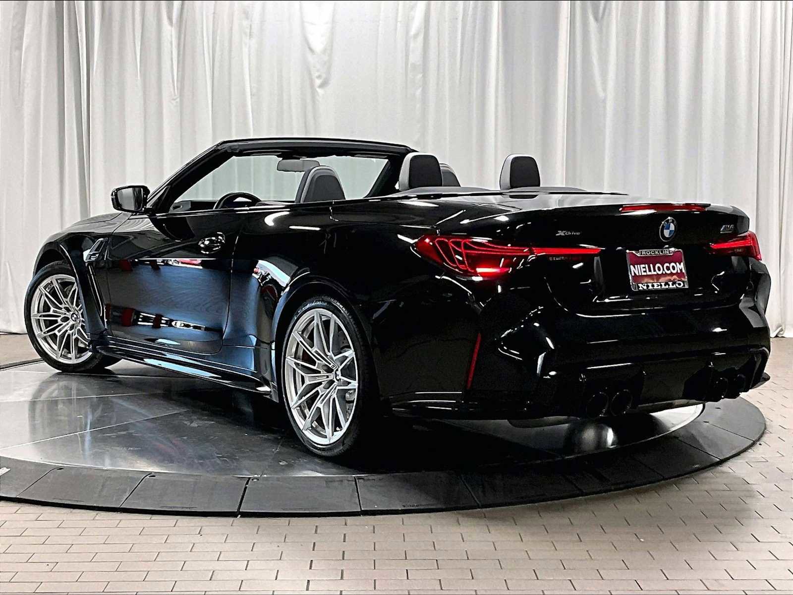 Used 2025 BMW M4 xDrive Competition AWD/4WD image 3