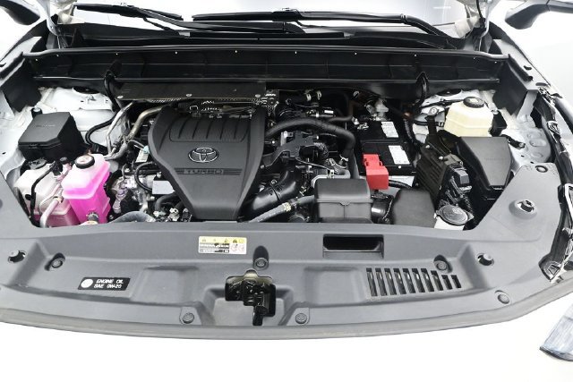 Used 2024 Toyota Highlander XLE AWD/4WD image 21
