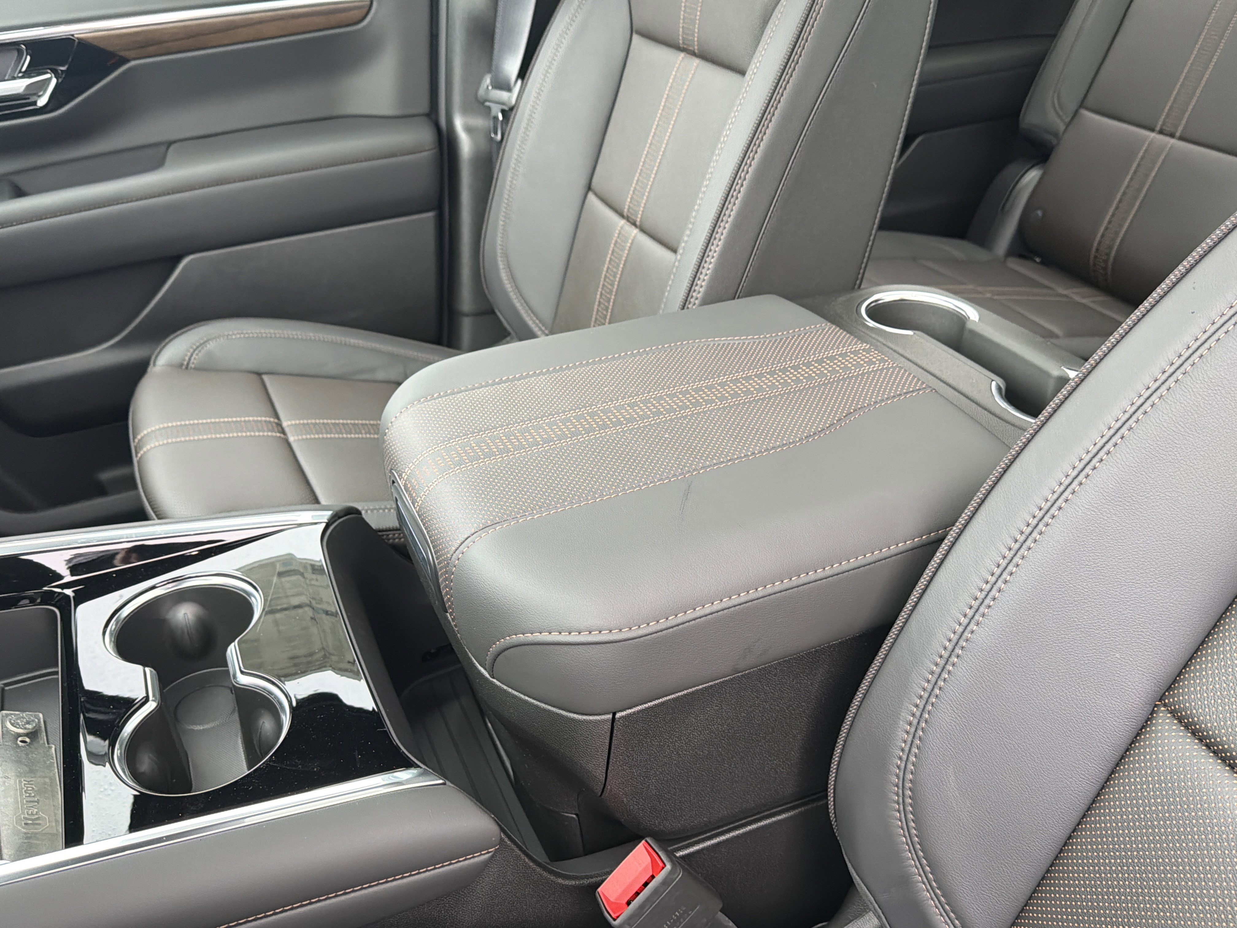 New 2026 Chevrolet Suburban High Country image 18