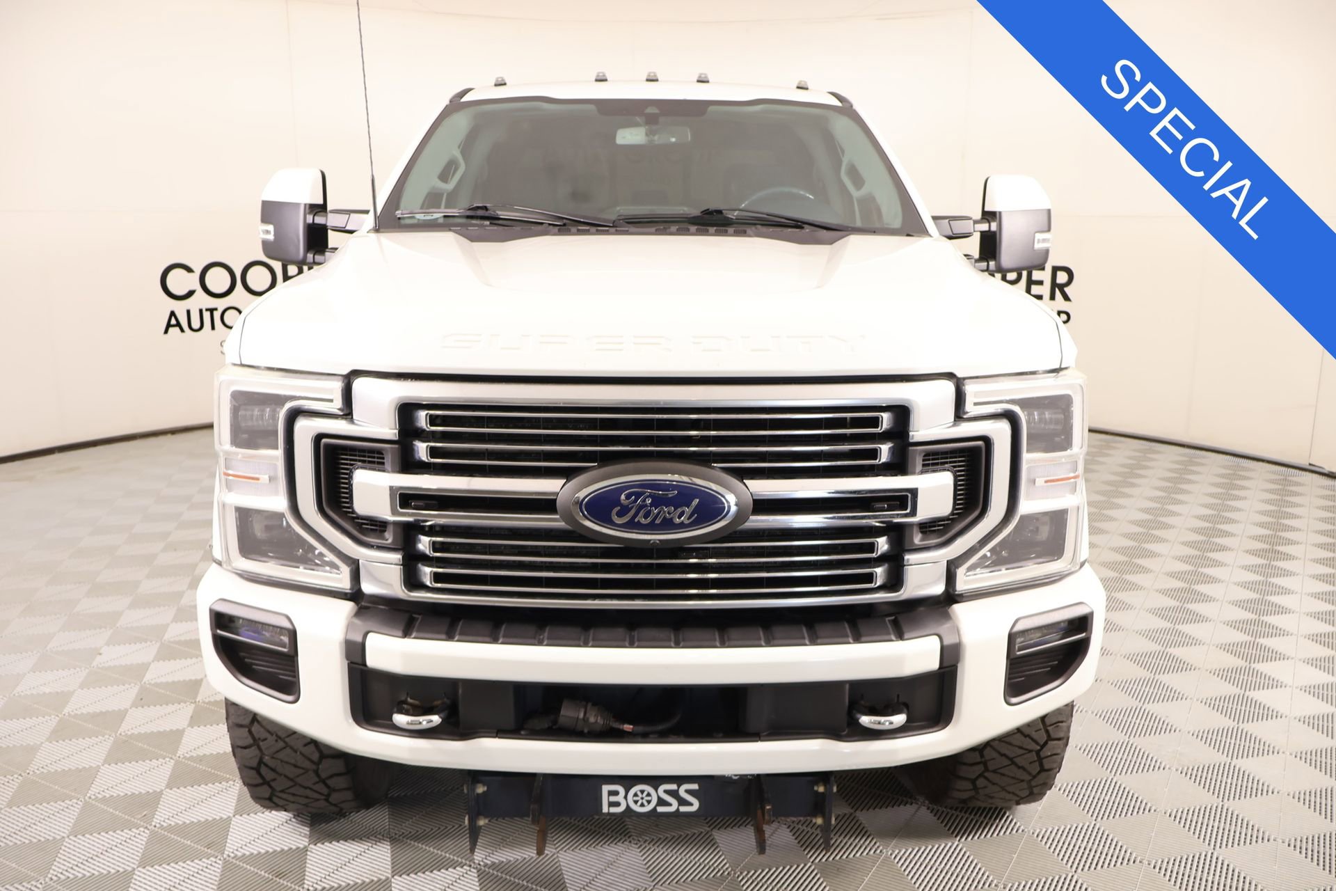 Used 2022 Ford F350 Limited AWD/4WD image 10