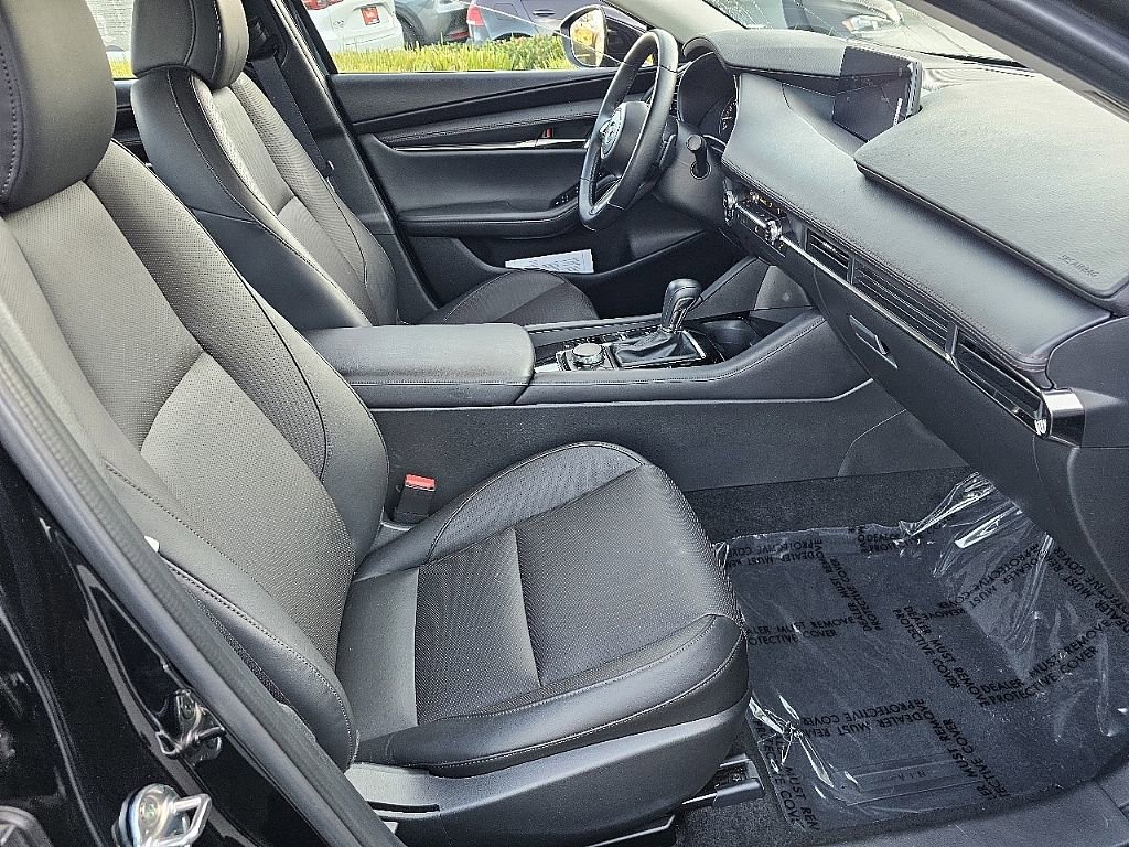 Certified 2025 MAZDA MAZDA3 2.5 Turbo Sedan w/Premium Plus image 18