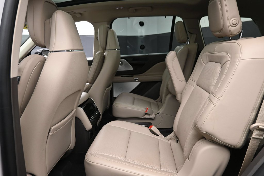 Used 2020 Lincoln Aviator Reserve w/ Equipment Group 202A AWD/4WD image 14