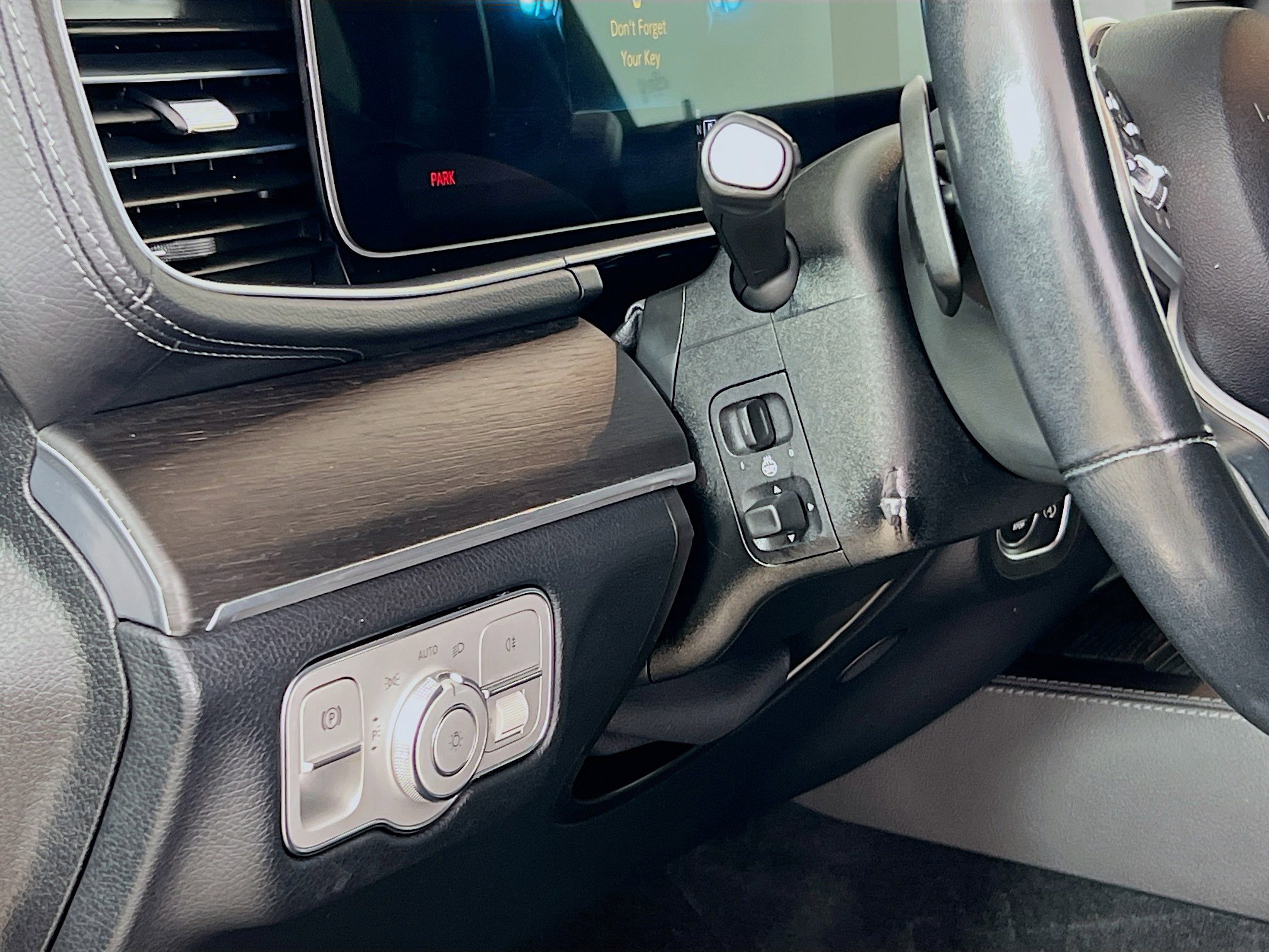 Used 2021 Mercedes-Benz GLS 450 4MATIC image 10