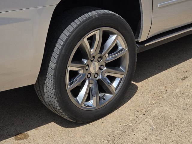 Used 2019 Chevrolet Suburban Premier AWD/4WD image 12